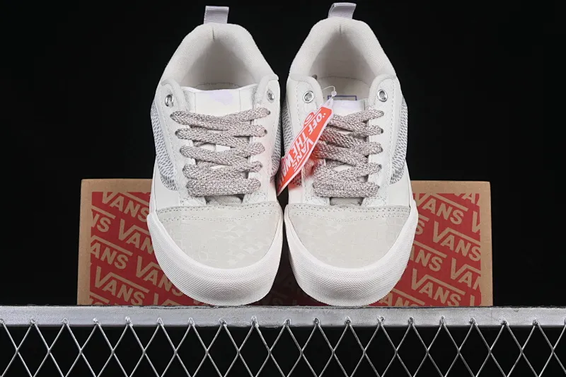 All categories Vans Vans series Vans Low Vans low-top Vans Classics Knu Skool Vr3 Vans official Year of the Snake limited bread shoes VN0009QCSNK